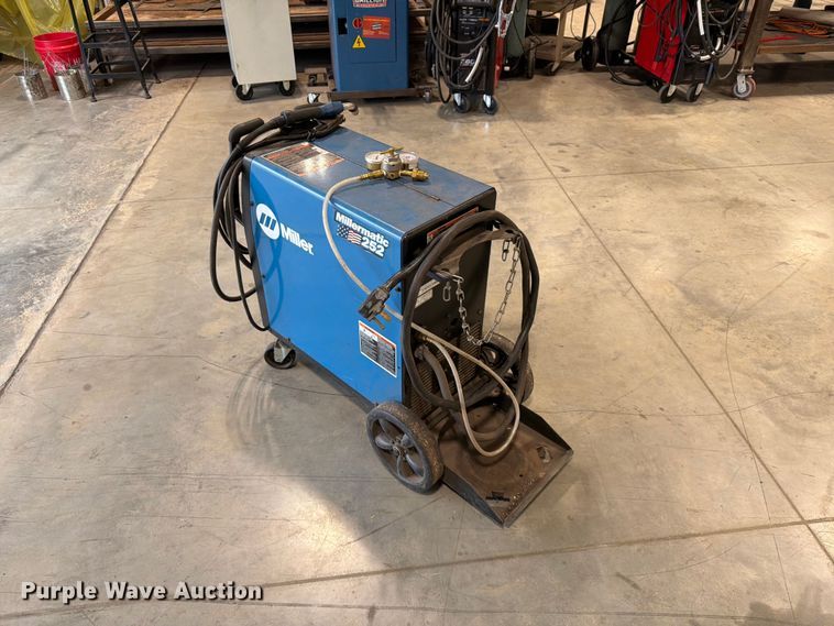 image for item FG0807 Miller Millermatic 252 welder