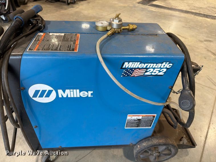 image for item FG0807 Miller Millermatic 252 welder