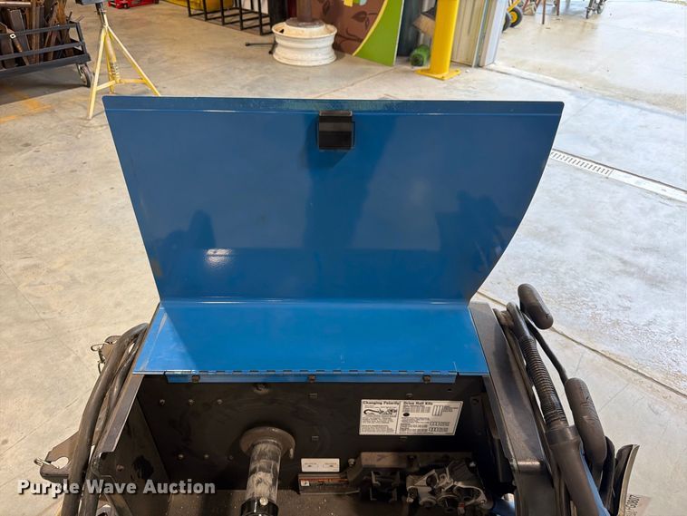 image for item FG0807 Miller Millermatic 252 welder