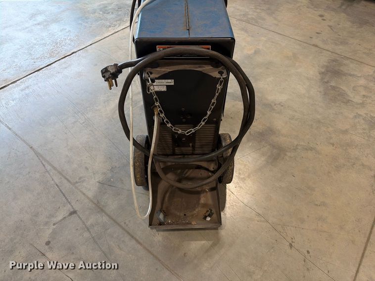 image for item FG0807 Miller Millermatic 252 welder