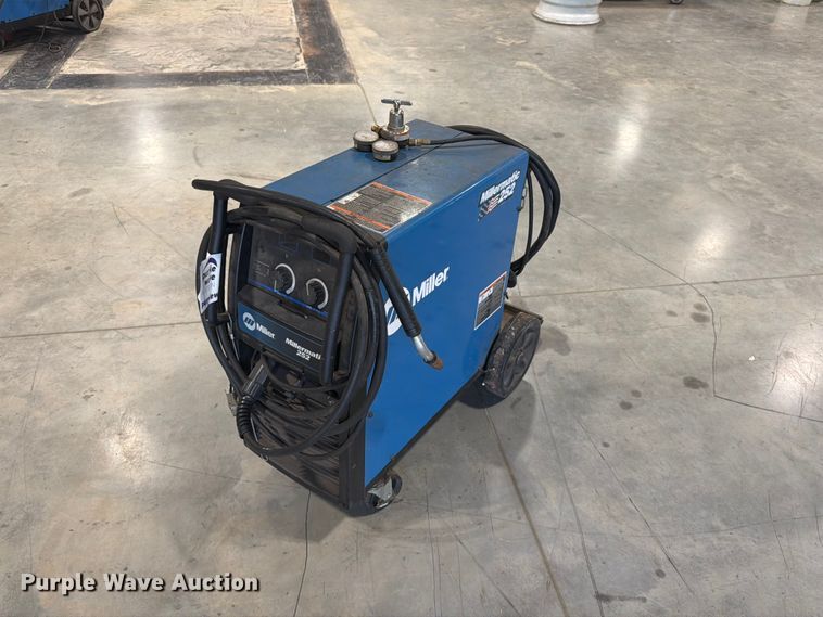 image for item FG0808 Miller Millermatic 252 welder