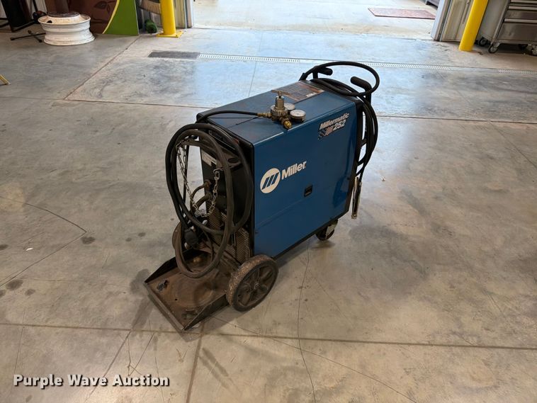 image for item FG0808 Miller Millermatic 252 welder