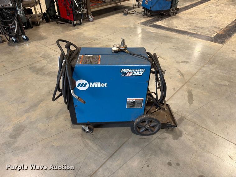 image for item FG0808 Miller Millermatic 252 welder