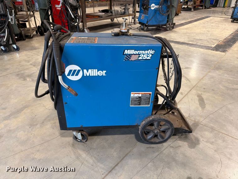 image for item FG0808 Miller Millermatic 252 welder