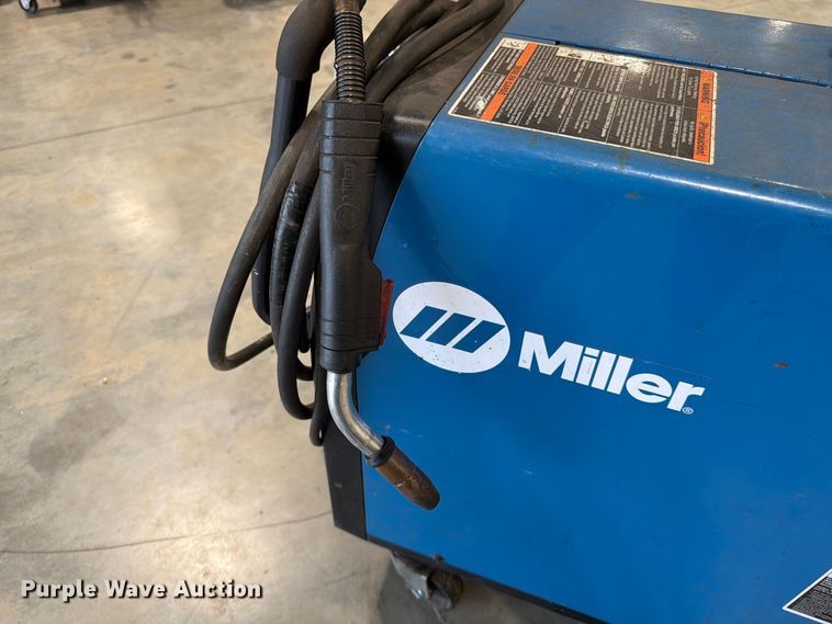 image for item FG0808 Miller Millermatic 252 welder