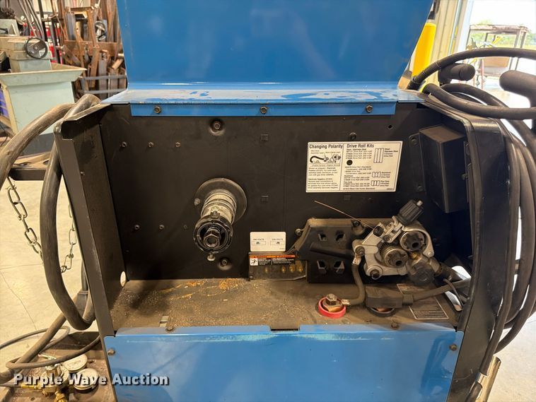 image for item FG0808 Miller Millermatic 252 welder