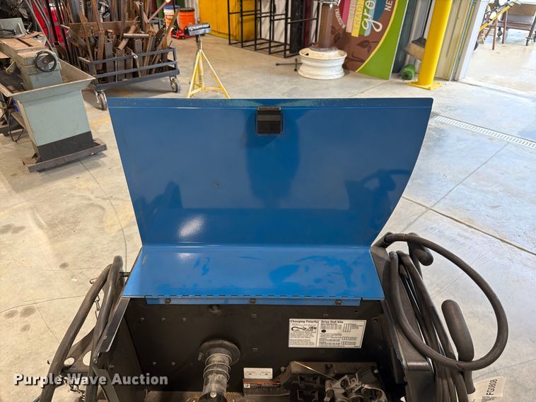 image for item FG0808 Miller Millermatic 252 welder