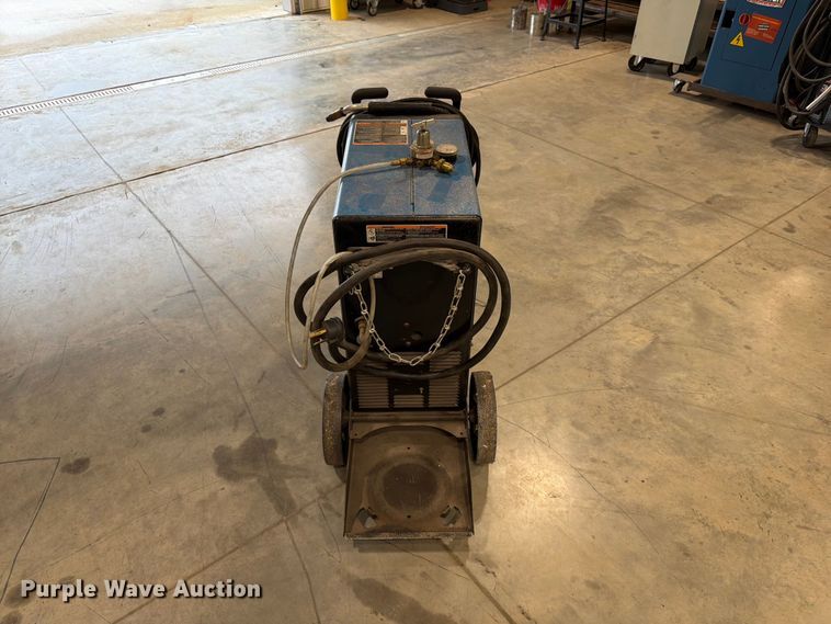 image for item FG0809 Miller Millermatic 252 welder