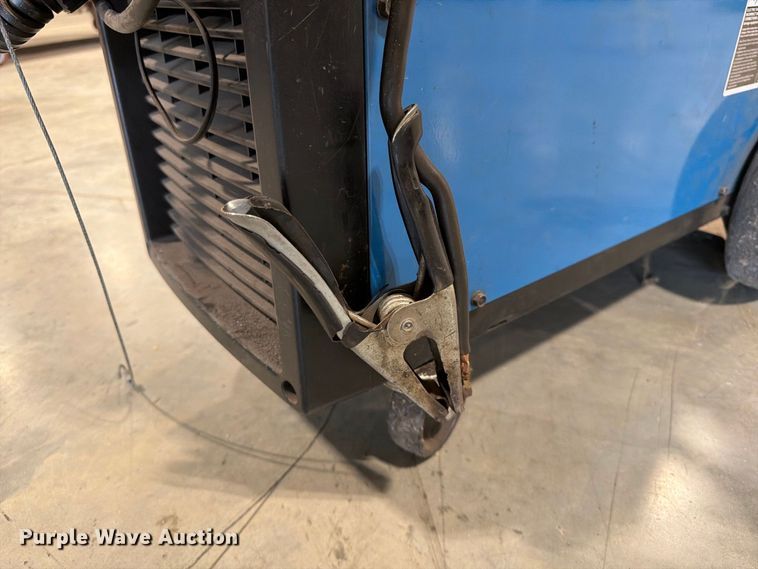 image for item FG0809 Miller Millermatic 252 welder