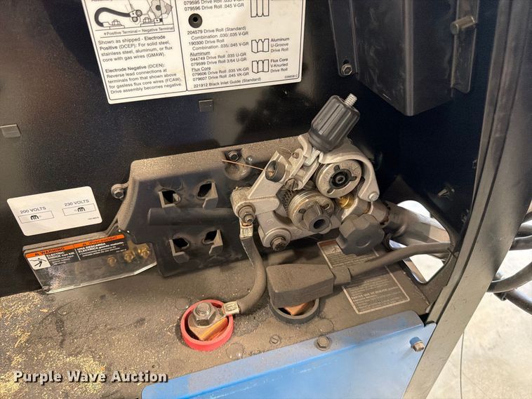 image for item FG0809 Miller Millermatic 252 welder