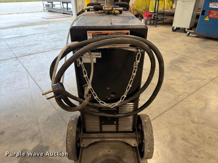 image for item FG0809 Miller Millermatic 252 welder