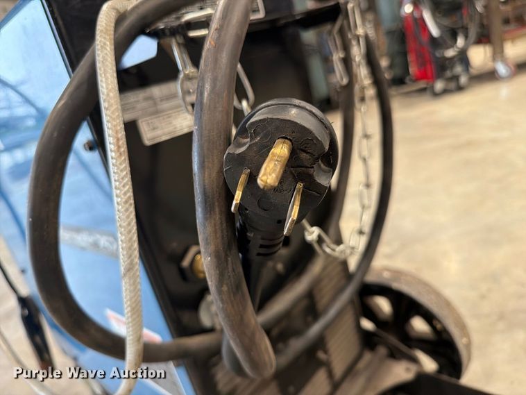 image for item FG0809 Miller Millermatic 252 welder