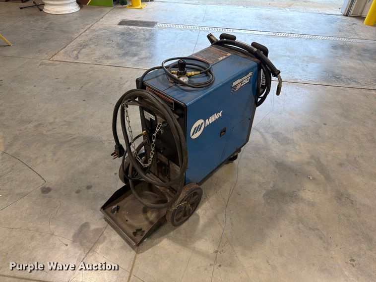 image for item FG0810 Miller Millermatic 252 welder