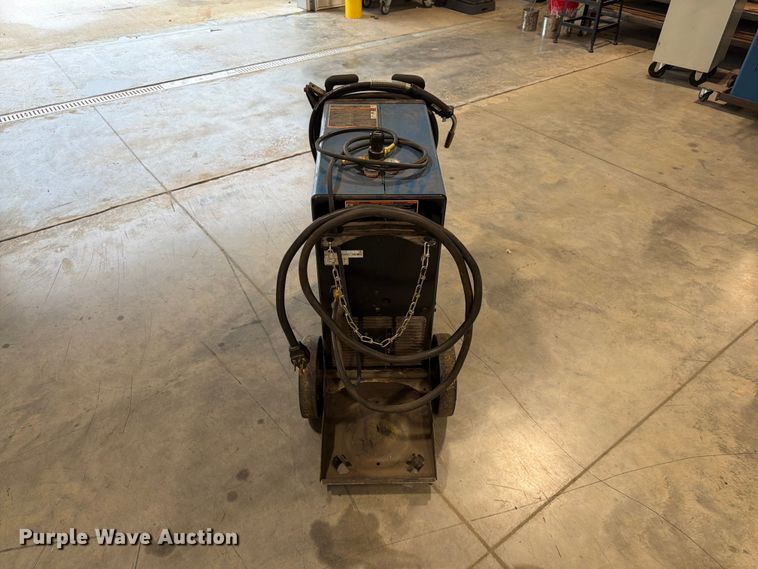 image for item FG0810 Miller Millermatic 252 welder