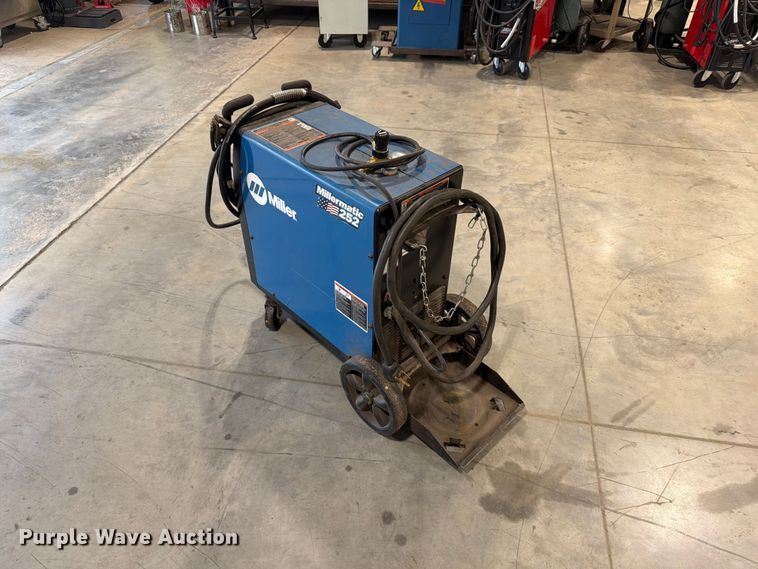 image for item FG0810 Miller Millermatic 252 welder