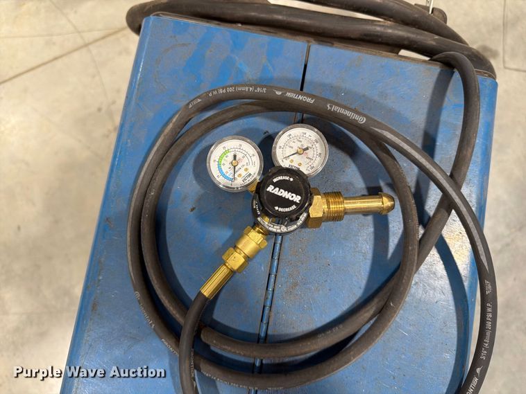image for item FG0810 Miller Millermatic 252 welder