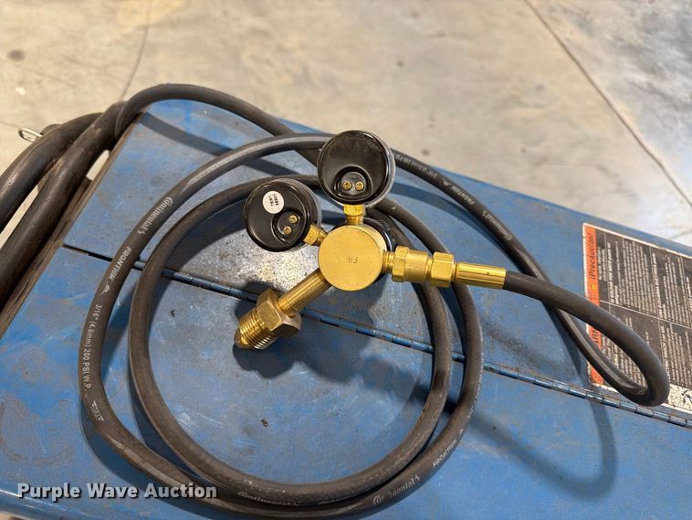 image for item FG0810 Miller Millermatic 252 welder
