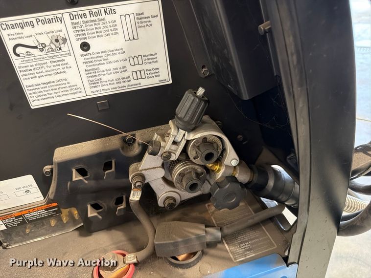 image for item FG0810 Miller Millermatic 252 welder