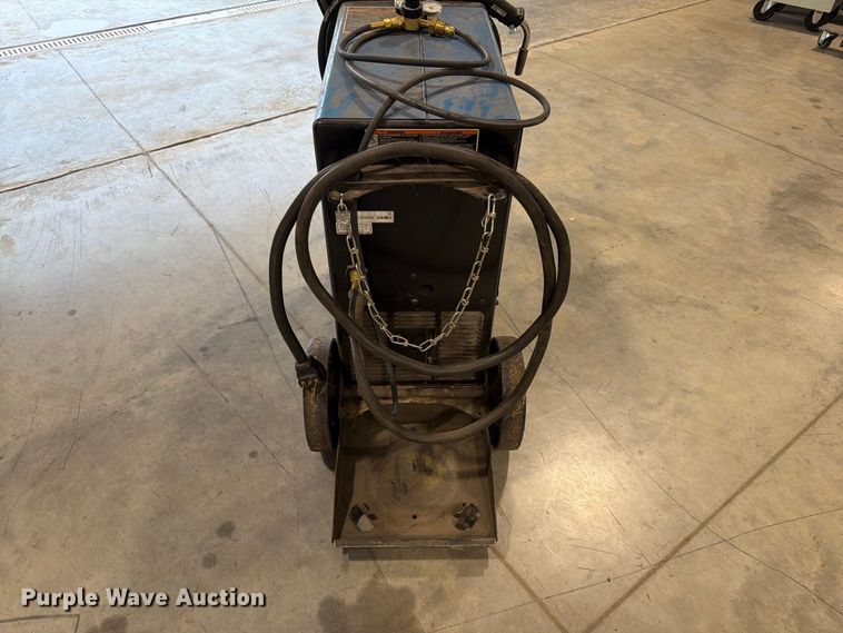 image for item FG0810 Miller Millermatic 252 welder