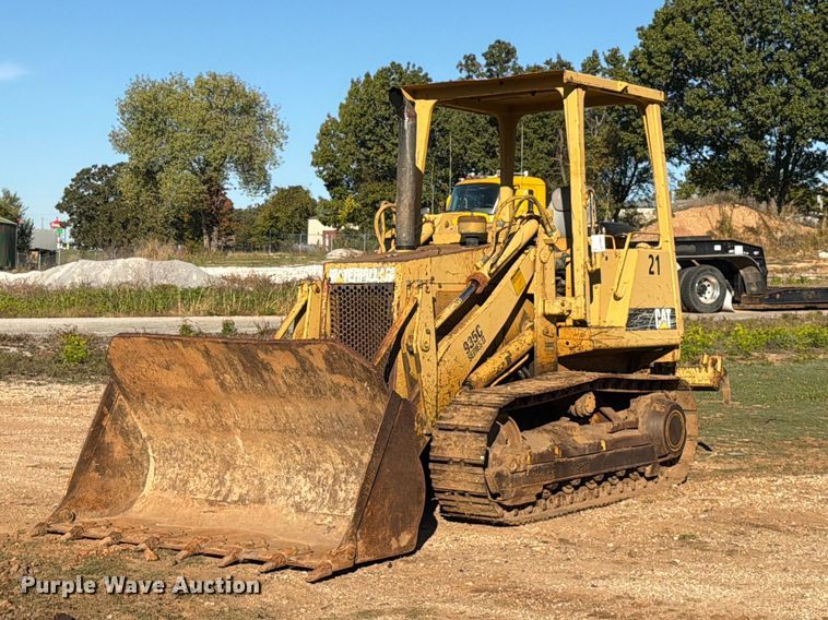 image for item FG0839 1992 Caterpillar 935C loader