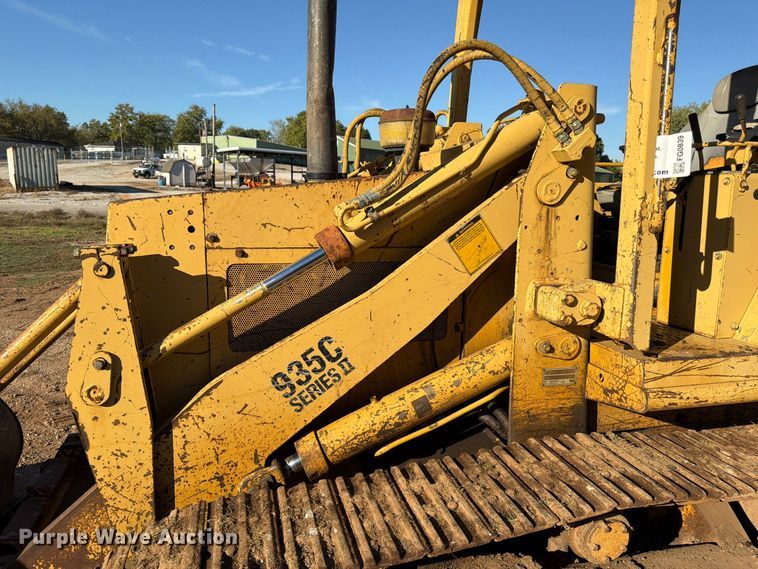 image for item FG0839 1992 Caterpillar 935C loader