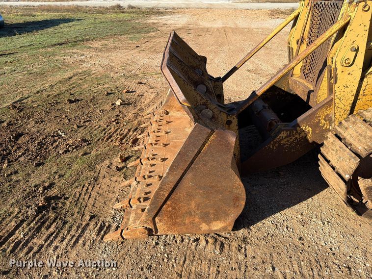 image for item FG0839 1992 Caterpillar 935C loader