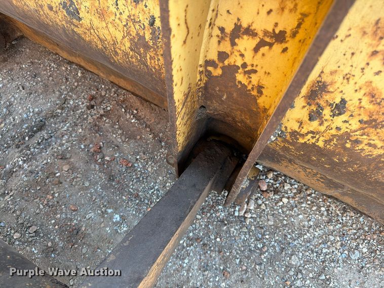 image for item FG0839 1992 Caterpillar 935C loader
