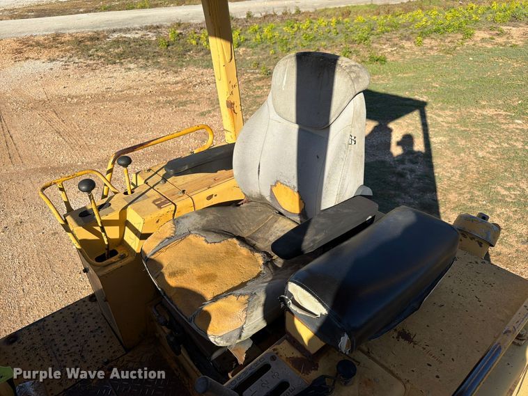 image for item FG0839 1992 Caterpillar 935C loader