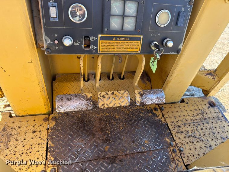 image for item FG0839 1992 Caterpillar 935C loader