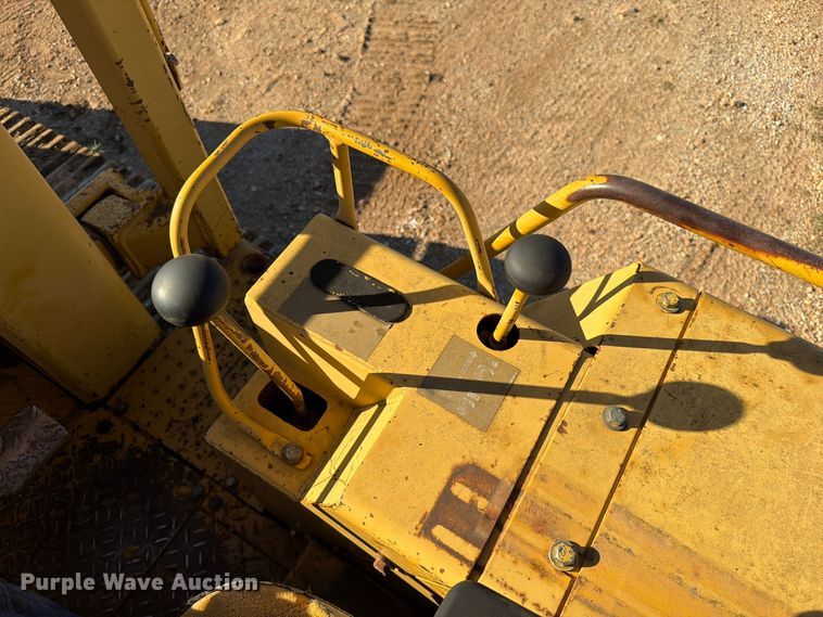 image for item FG0839 1992 Caterpillar 935C loader