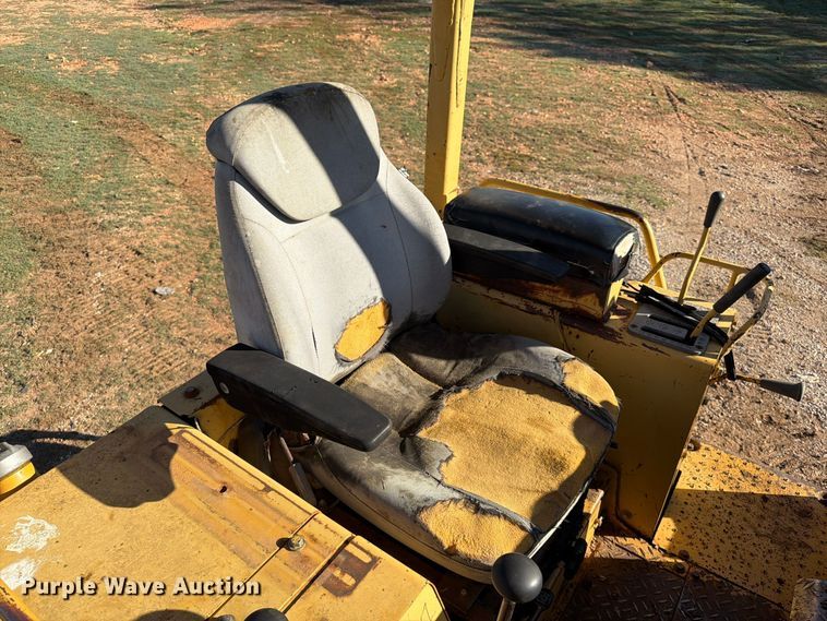 image for item FG0839 1992 Caterpillar 935C loader