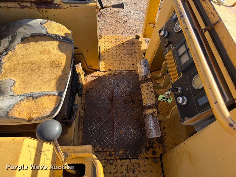 image for item FG0839 1992 Caterpillar 935C loader
