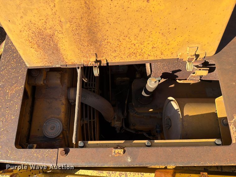 image for item FG0839 1992 Caterpillar 935C loader