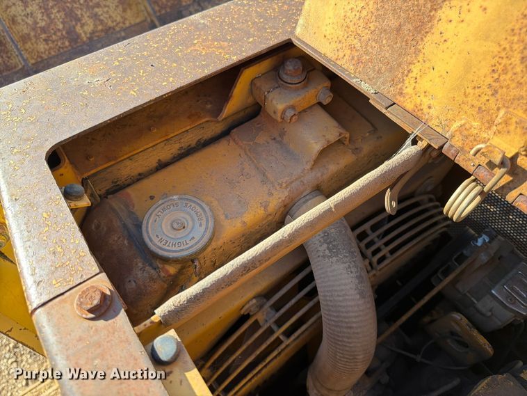 image for item FG0839 1992 Caterpillar 935C loader