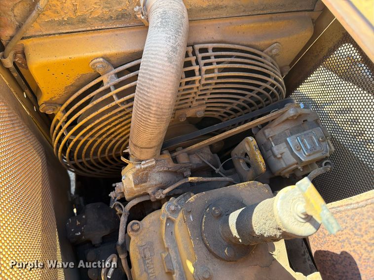 image for item FG0839 1992 Caterpillar 935C loader