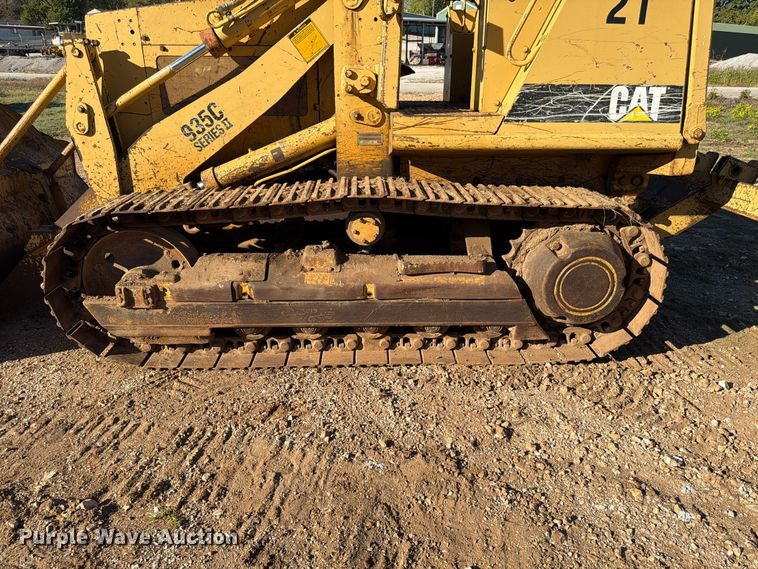 image for item FG0839 1992 Caterpillar 935C loader