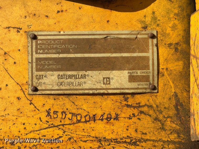 image for item FG0839 1992 Caterpillar 935C loader