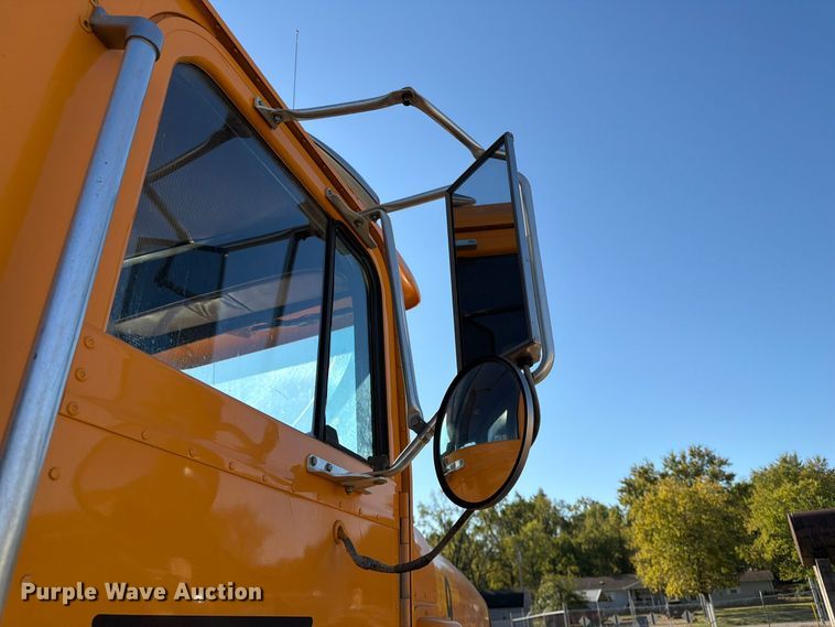 image for item FG0840 1990 International 9300 water truck