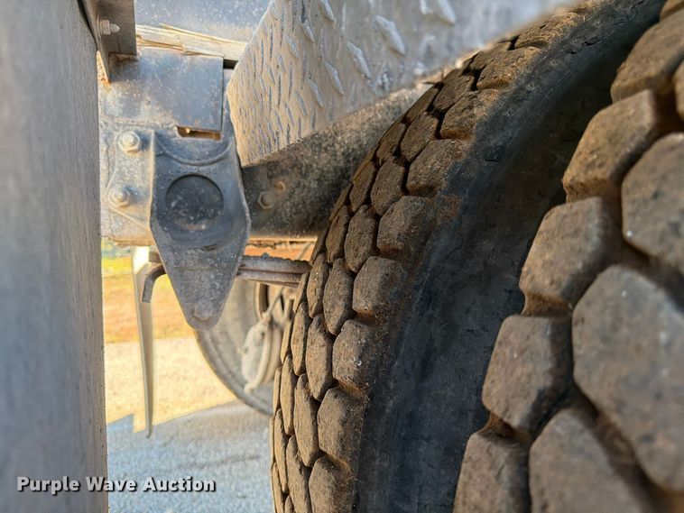 image for item FG0840 1990 International 9300 water truck