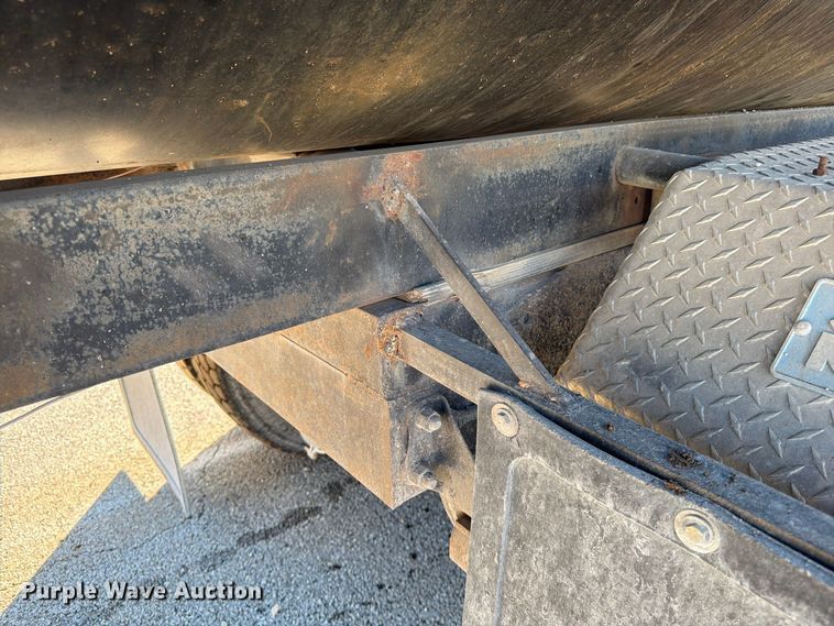image for item FG0840 1990 International 9300 water truck
