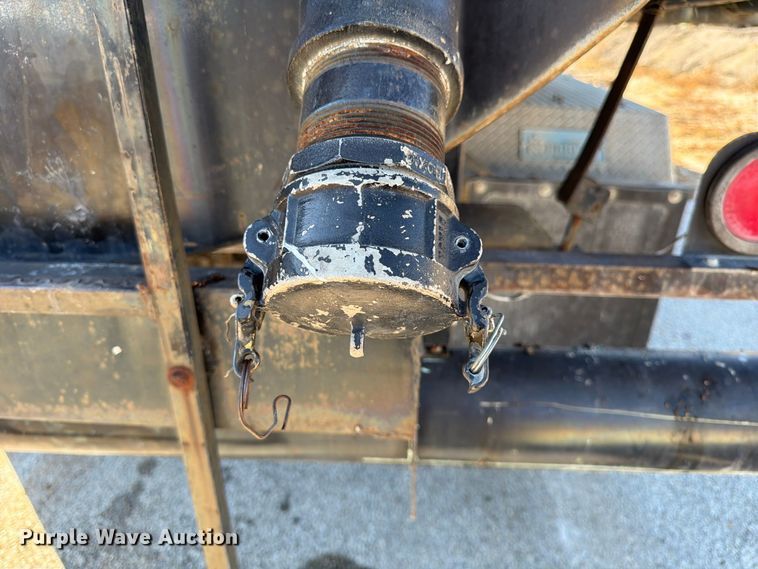 image for item FG0840 1990 International 9300 water truck