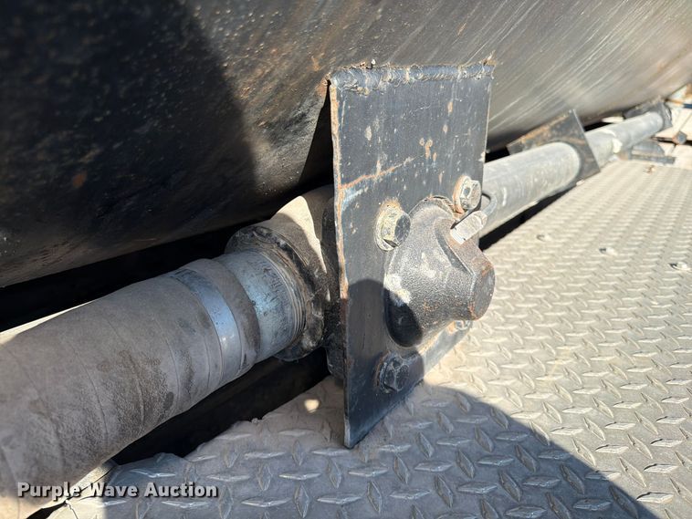 image for item FG0840 1990 International 9300 water truck