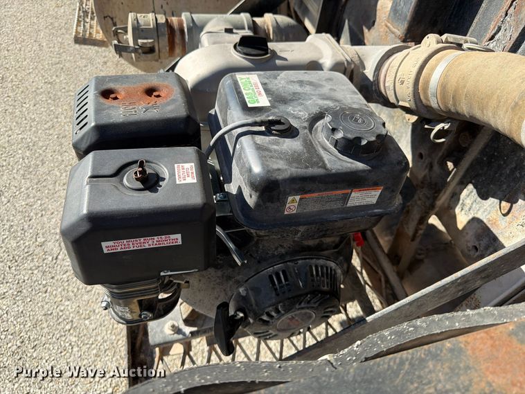 image for item FG0840 1990 International 9300 water truck
