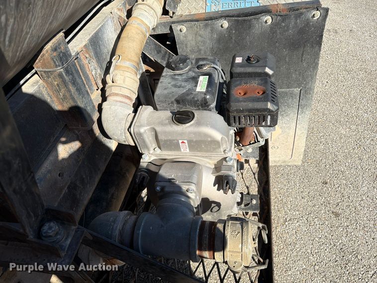 image for item FG0840 1990 International 9300 water truck