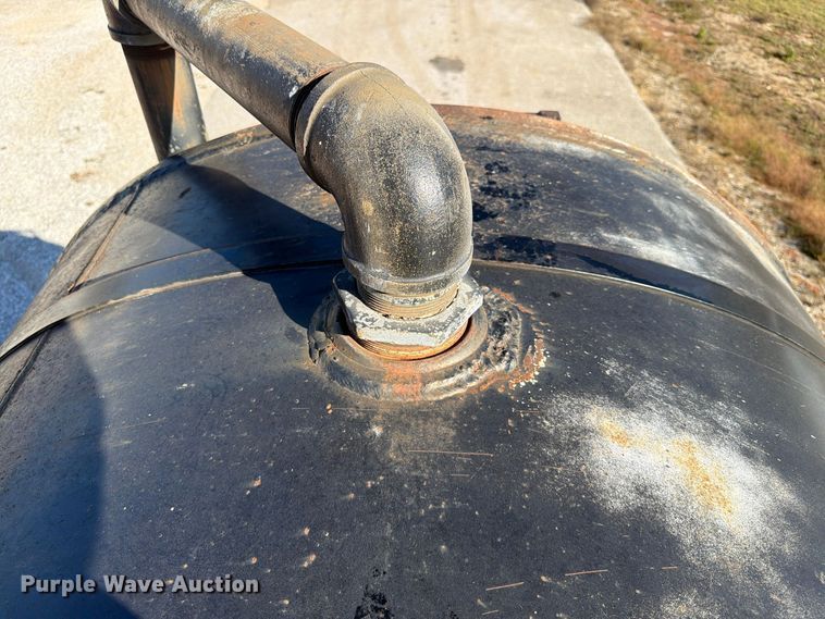 image for item FG0840 1990 International 9300 water truck