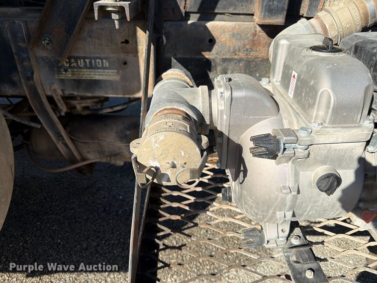 image for item FG0840 1990 International 9300 water truck