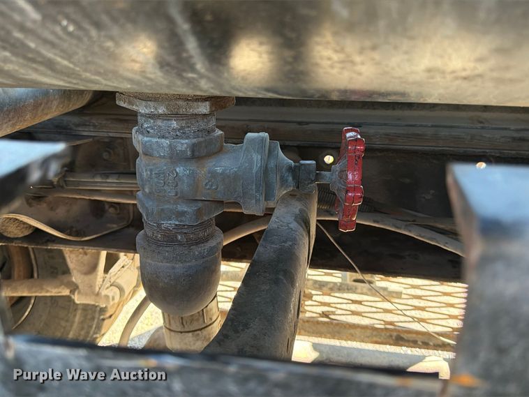image for item FG0840 1990 International 9300 water truck