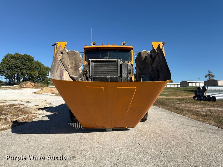 image for item FG0840 1990 International 9300 water truck