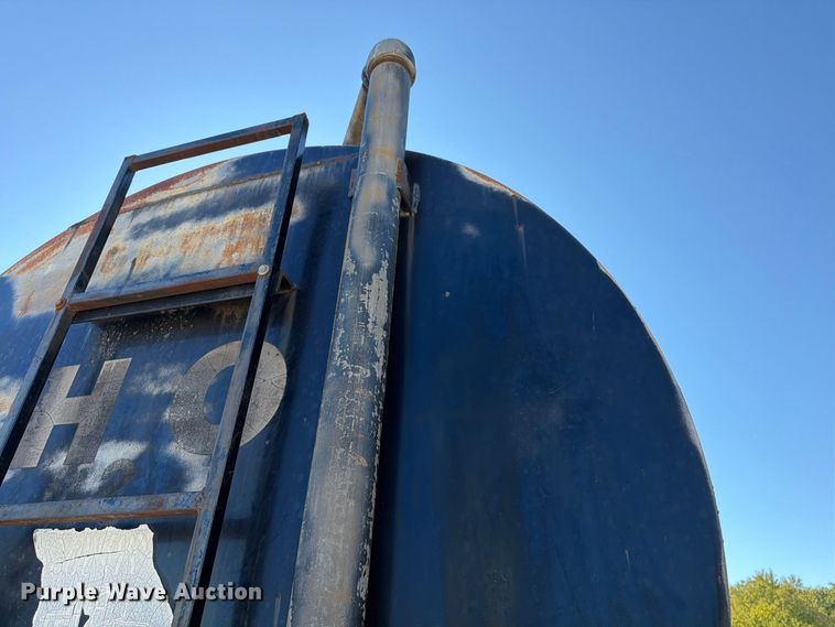 image for item FG0840 1990 International 9300 water truck