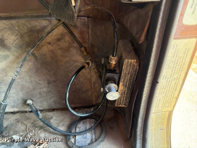 image for item FG0840 1990 International 9300 water truck